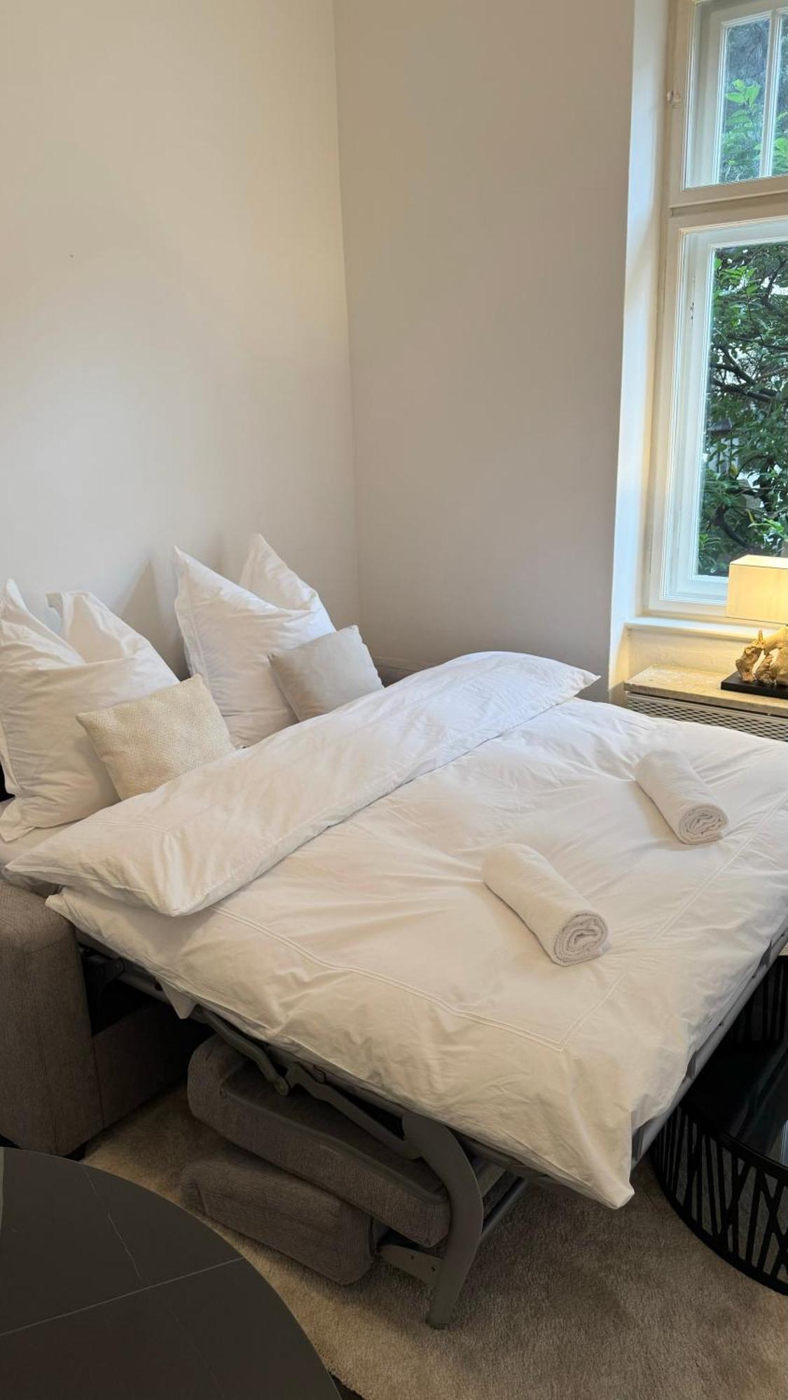 Exklusives Designer-apartment In Altbogenhausen Hochwertige Ausstattung Fuer Hoechste Ansprueche Appartement *