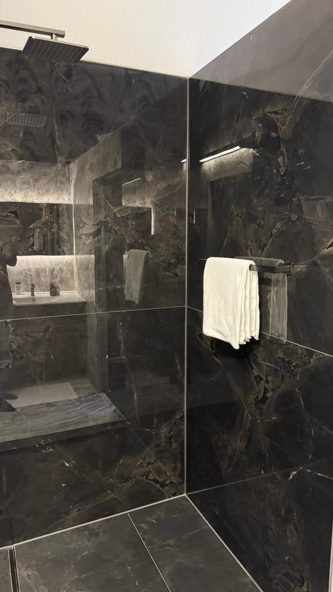 Exklusives Designer-apartment In Altbogenhausen Hochwertige Ausstattung Fuer Hoechste Ansprueche München