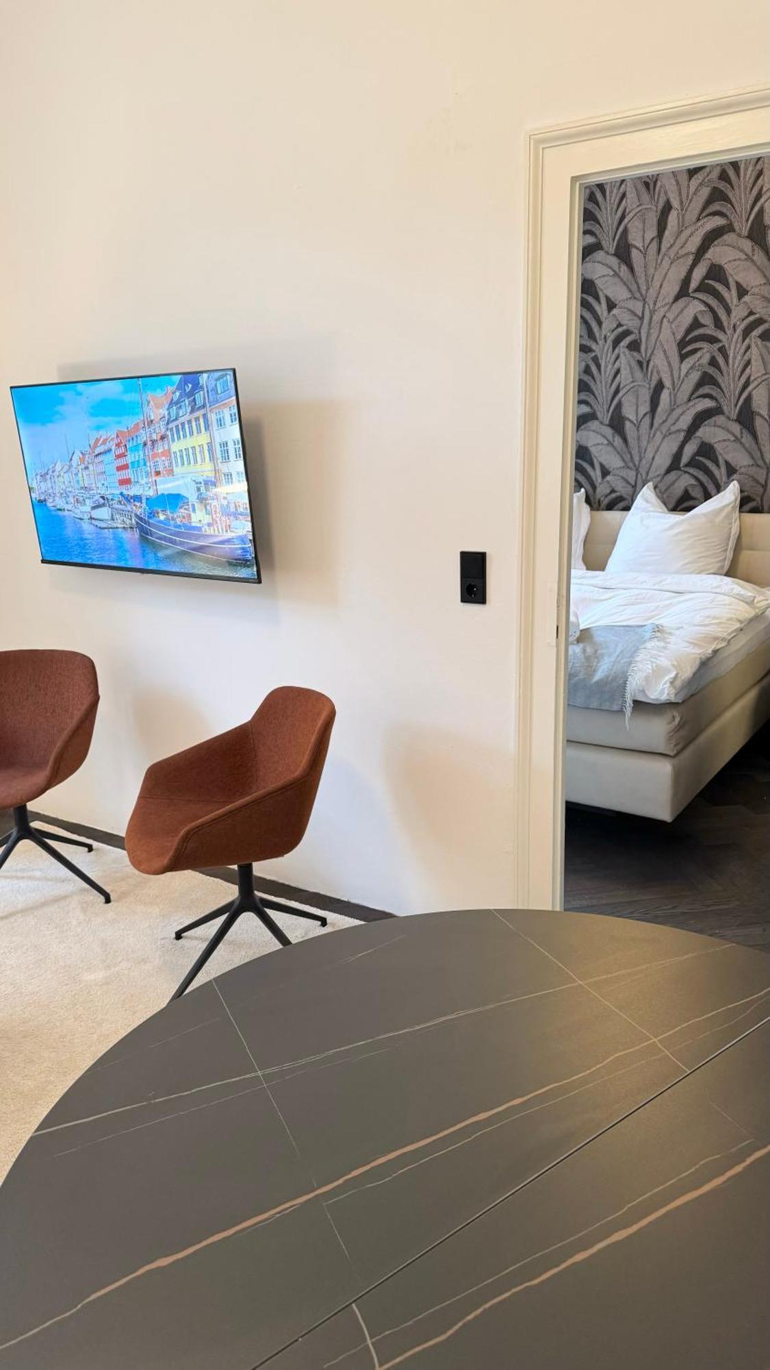 Exklusives Designer-apartment In Altbogenhausen Hochwertige Ausstattung Fuer Hoechste Ansprueche *