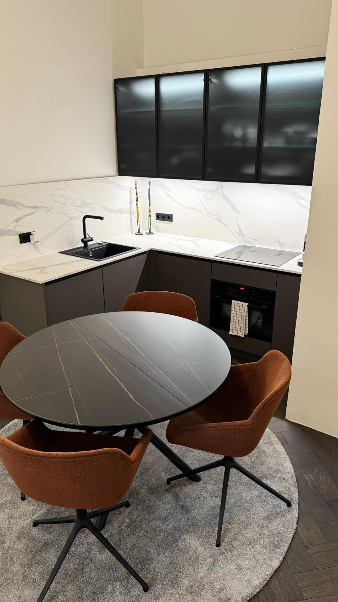 Exklusives Designer-apartment In Altbogenhausen Hochwertige Ausstattung Fuer Hoechste Ansprueche * München