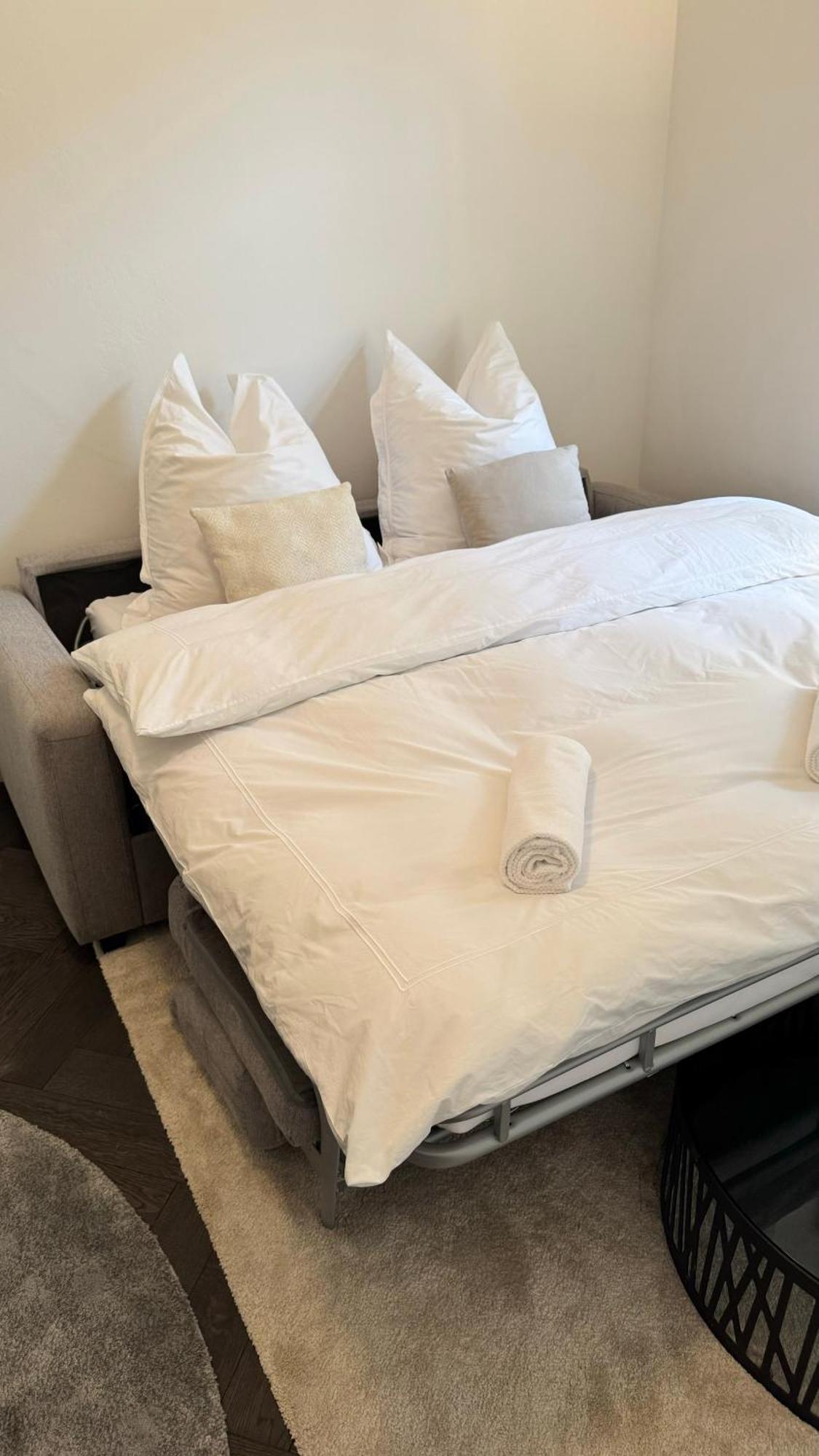Exklusives Designer-apartment In Altbogenhausen Hochwertige Ausstattung Fuer Hoechste Ansprueche * München