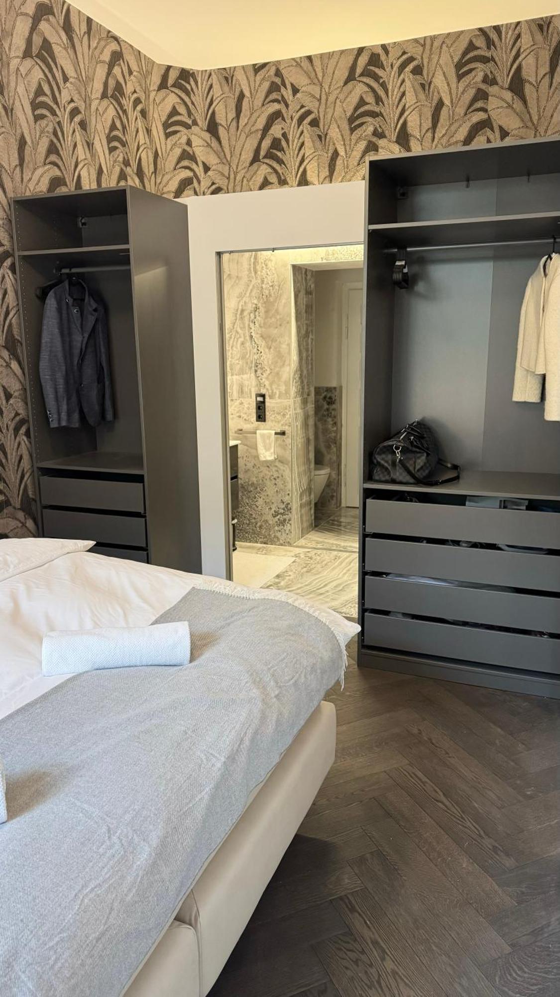 Appartement Exklusives Designer-apartment In Altbogenhausen Hochwertige Ausstattung Fuer Hoechste Ansprueche Munich
